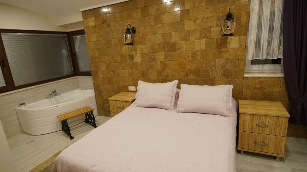 Castle Nolana Hotel Geredeli Kültér fotó
