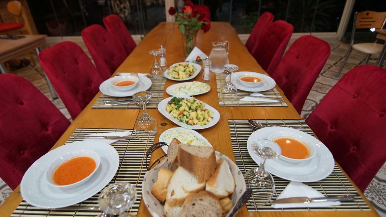 Castle Nolana Hotel Geredeli Kültér fotó