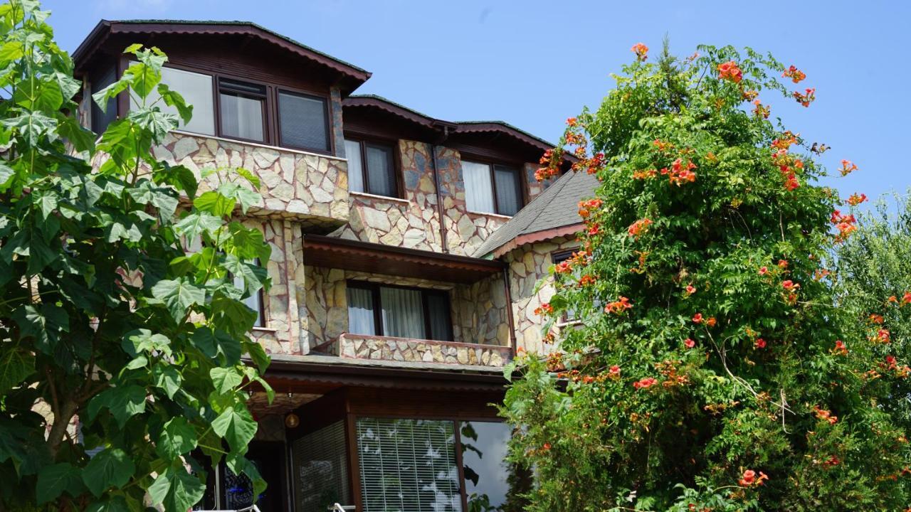 Castle Nolana Hotel Geredeli Kültér fotó